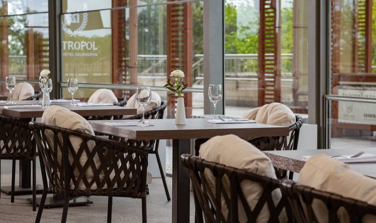 Отель "МЕТРОПОЛЬ Гранд Отель Геленджик" / "Metropol Grand Hotel Gelendzhik"