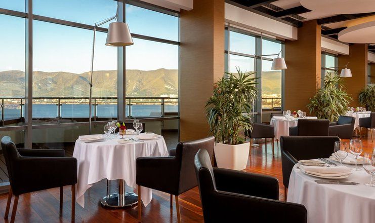 Отель "МЕТРОПОЛЬ Гранд Отель Геленджик" / "Metropol Grand Hotel Gelendzhik"